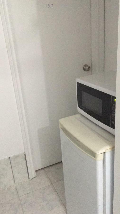 Monthly University Apartment-Elizabeth Toronto Extérieur photo